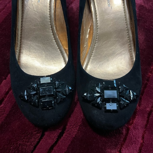 BCBG Black Suede Jeweled Wedge Size 7 - Picture 3 of 4